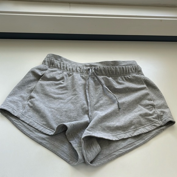 lululemon inner glow shorts - Picture 1 of 5